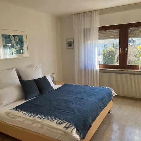 Zentrales Und Ruhiges Reiheneckhaus, 4,5 * Köngen