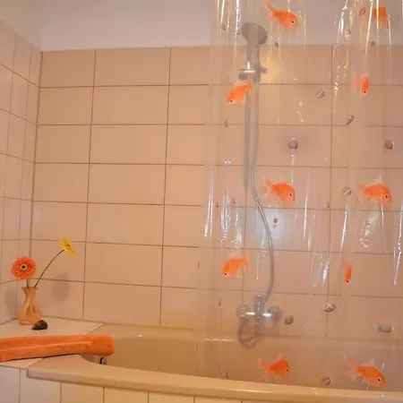 Apartment Zentrales Und Ruhiges Reiheneckhaus, 4,5 Kongen