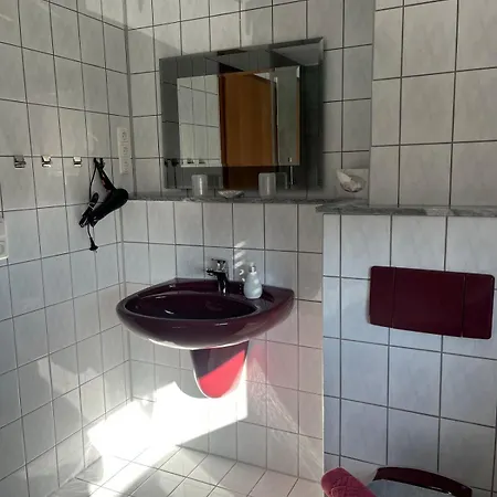 Zentrales Und Ruhiges Reiheneckhaus, 4,5 Apartmán *